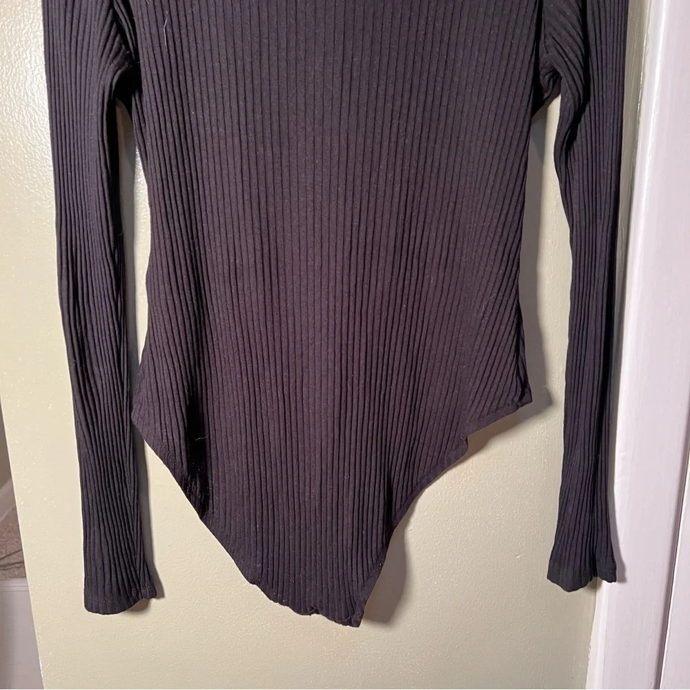 H&M Women's Size Medium Bodysuit Long Sleeve Lace Up Black Ribbed Deep V-Neck